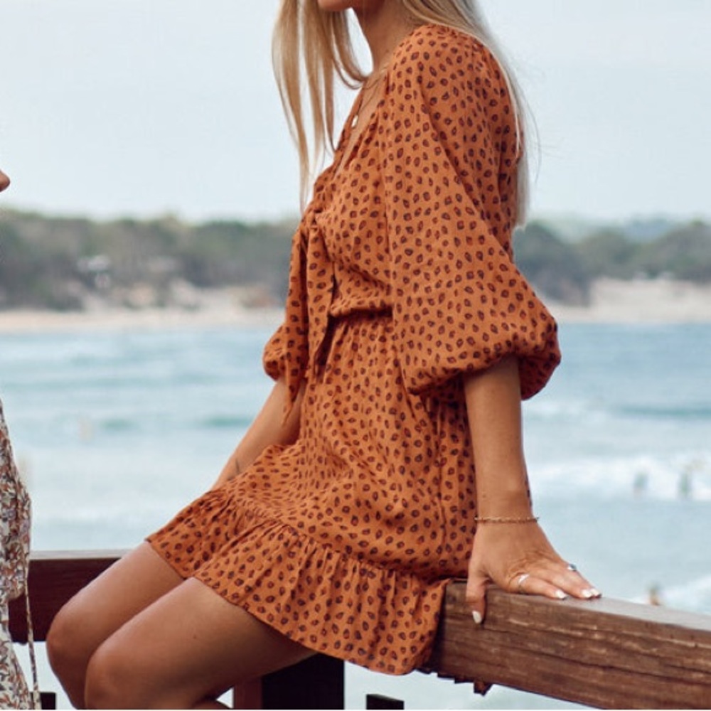 KIVARI | Maise Tie Front Mini Dress - Picture 3 of 6